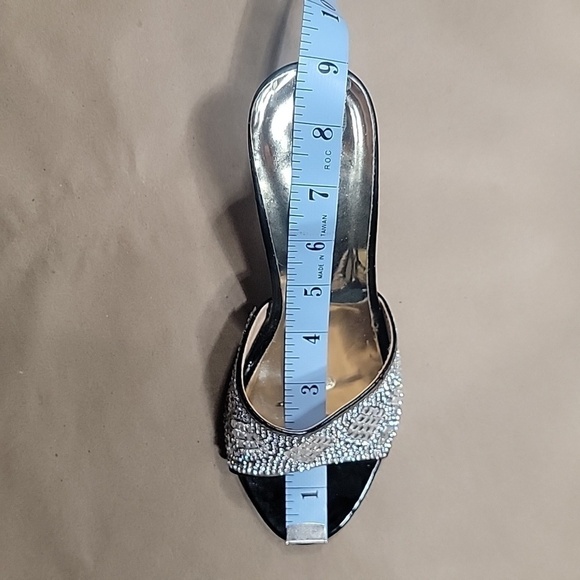 Zara Basic Rhinestone Heels Black Shoe with Gold Heel. Absolutely Stunning Shoe! - Picture 6 of 7